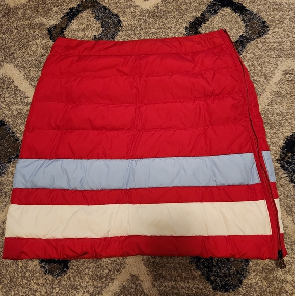 Bogner Red Quilted Puffer skirt with side Zipper - Picture 2 of 16